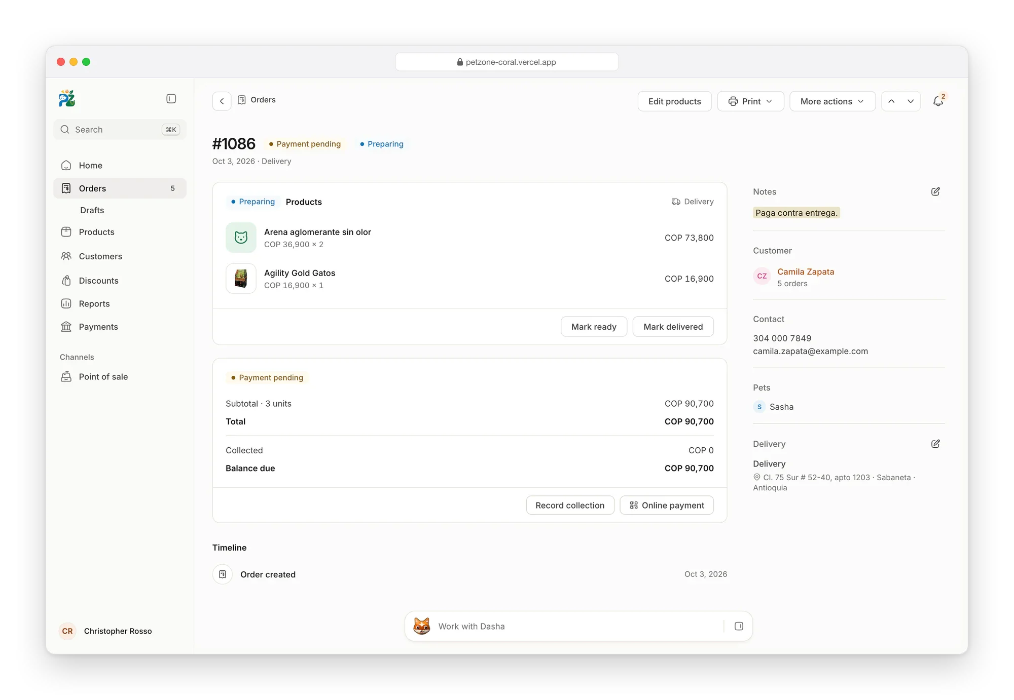 Petzone delivery order, being prepared with its payment pending: two products, the balance due, buttons to mark it ready or delivered and to record the collection or take it online, its timeline, and the customer, their pet and the delivery beside it